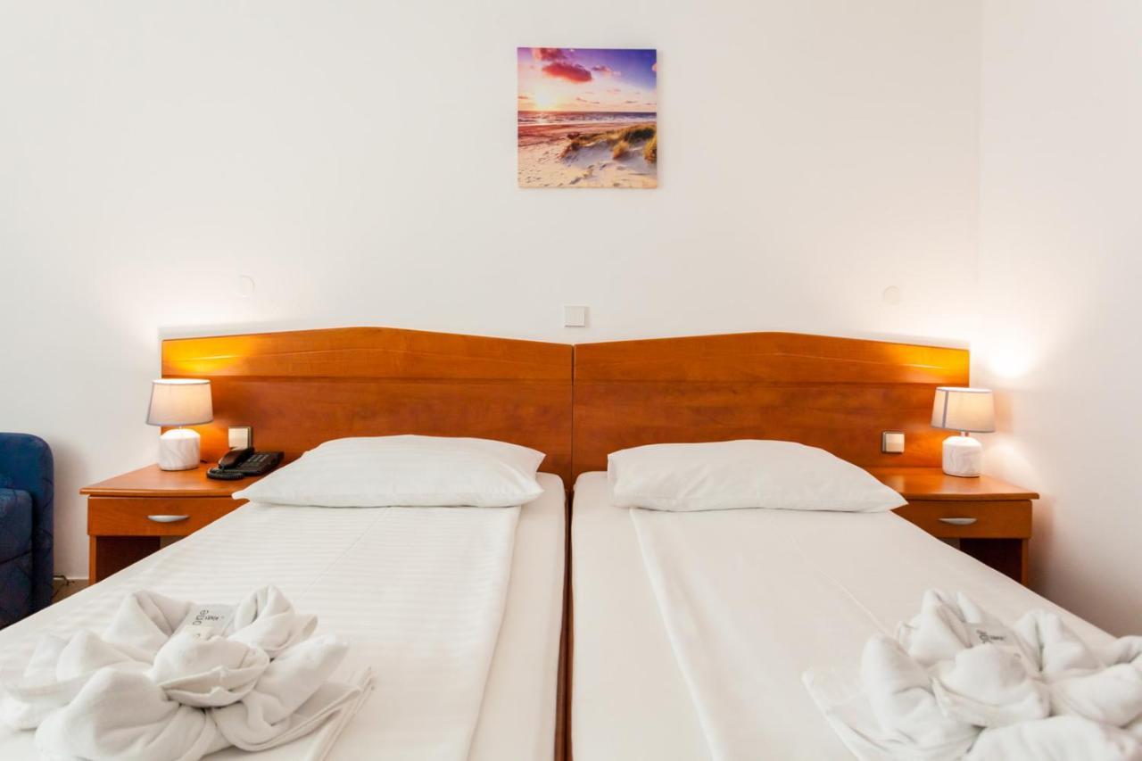 Hotel Adria مالينسكا المظهر الخارجي الصورة