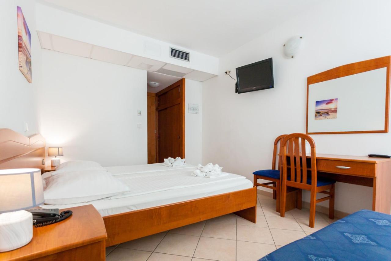 Hotel Adria مالينسكا المظهر الخارجي الصورة
